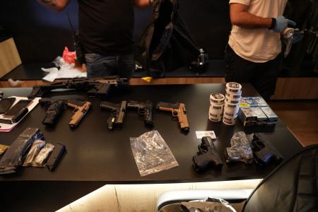 اعتقال مشتبه به من مبسر "ع الحامي" أثناء تنفيذ صفقة أسلحة